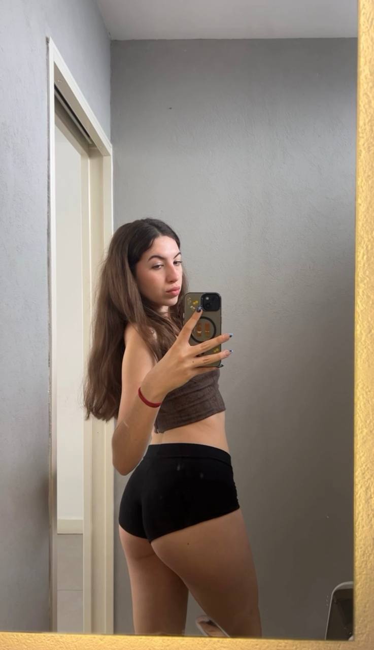 Amber in her underwear in Karaj