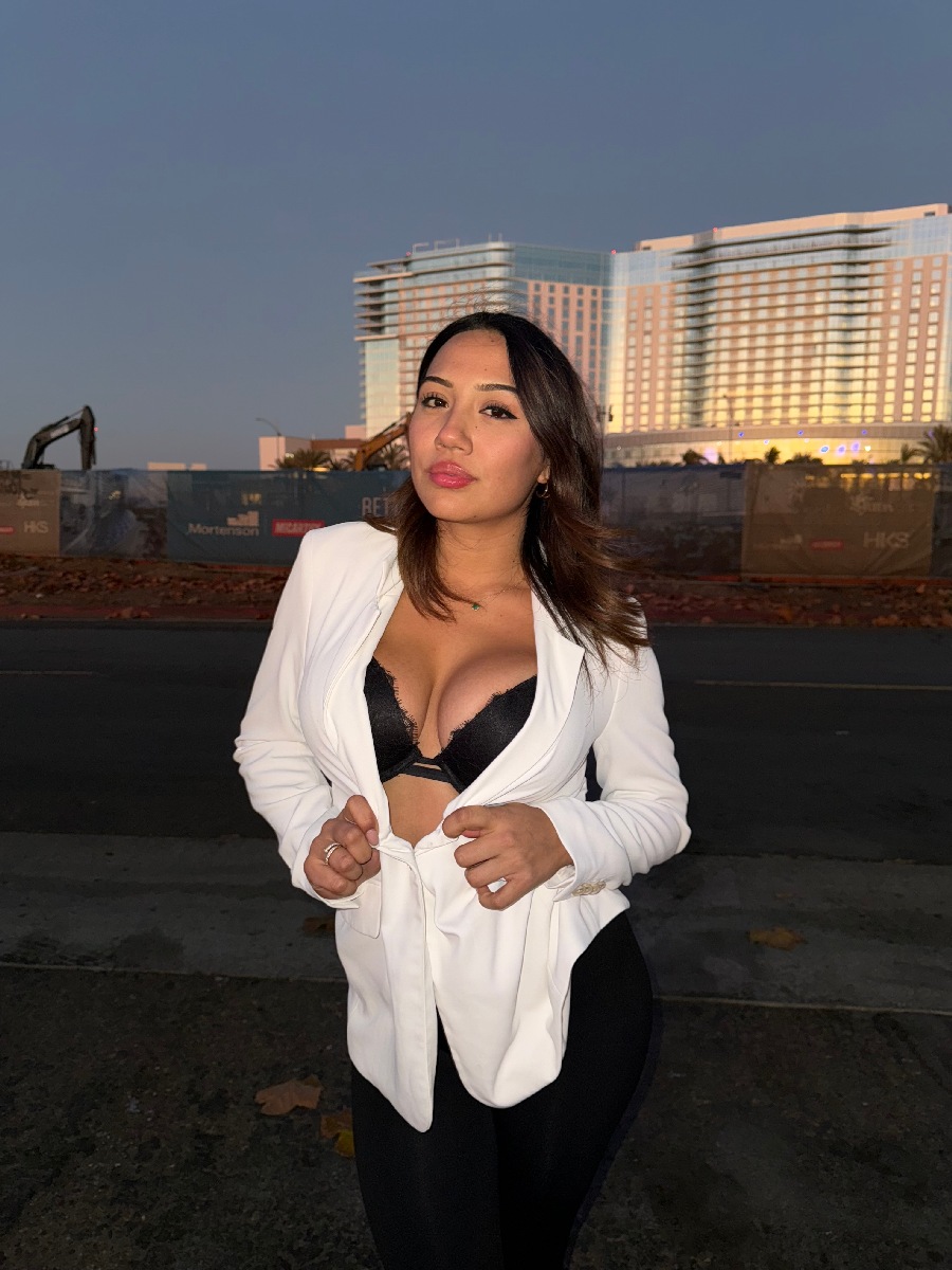 Take a pause and enjoy Ali Cruz — streaming from Karaj