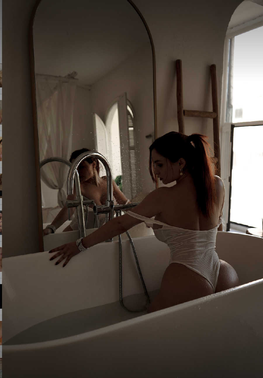 A playful frame from Miranda Faith nude — online in Karaj