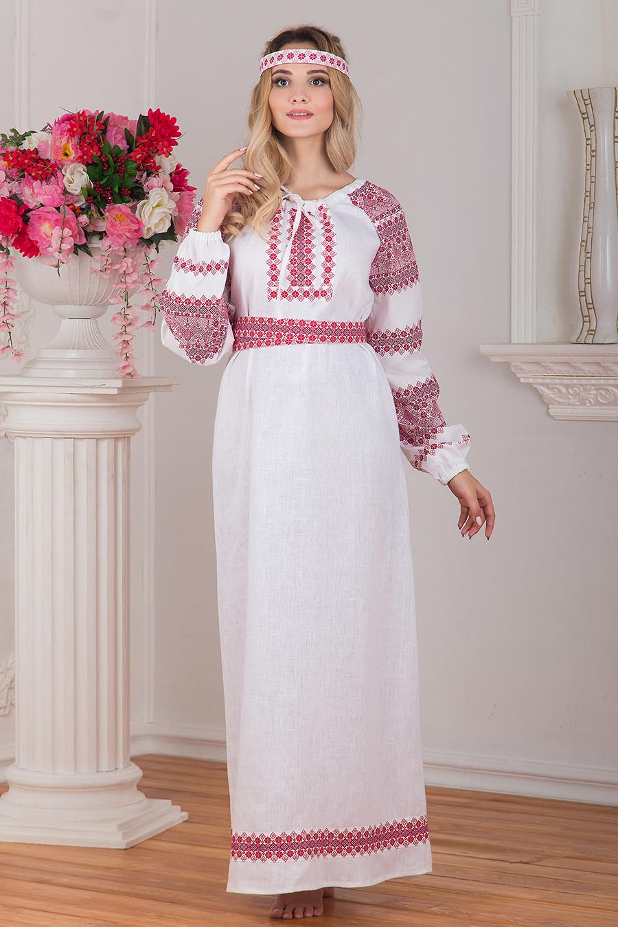 Women in Slavic costumes in Karaj