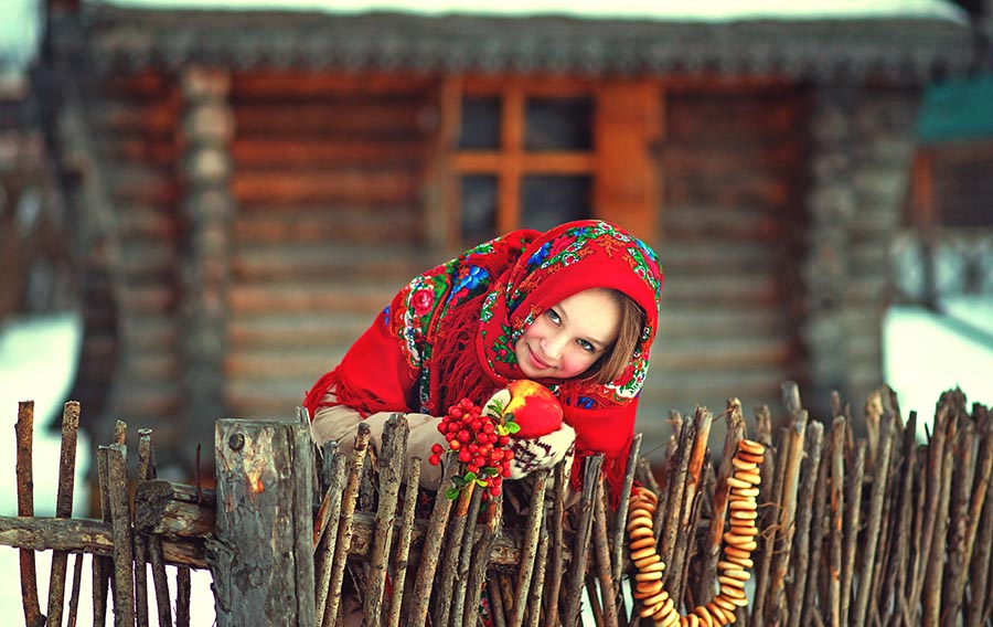 Sexy girl Women in Slavic costumes in Karaj