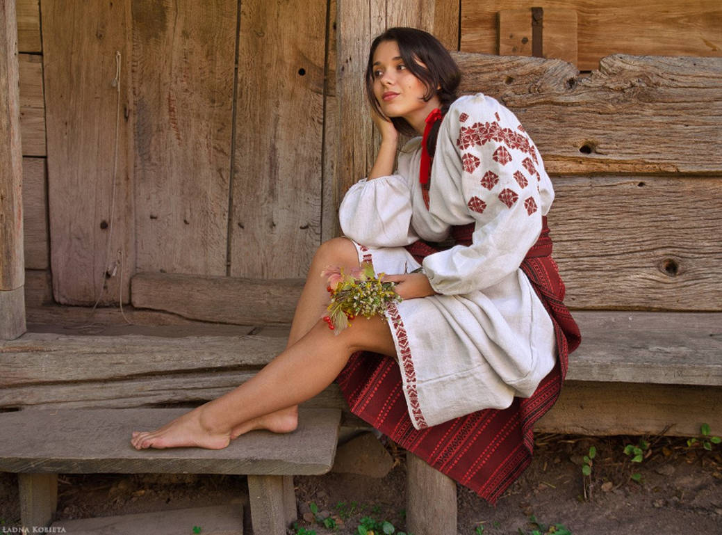 Women in Slavic costumes in Karaj