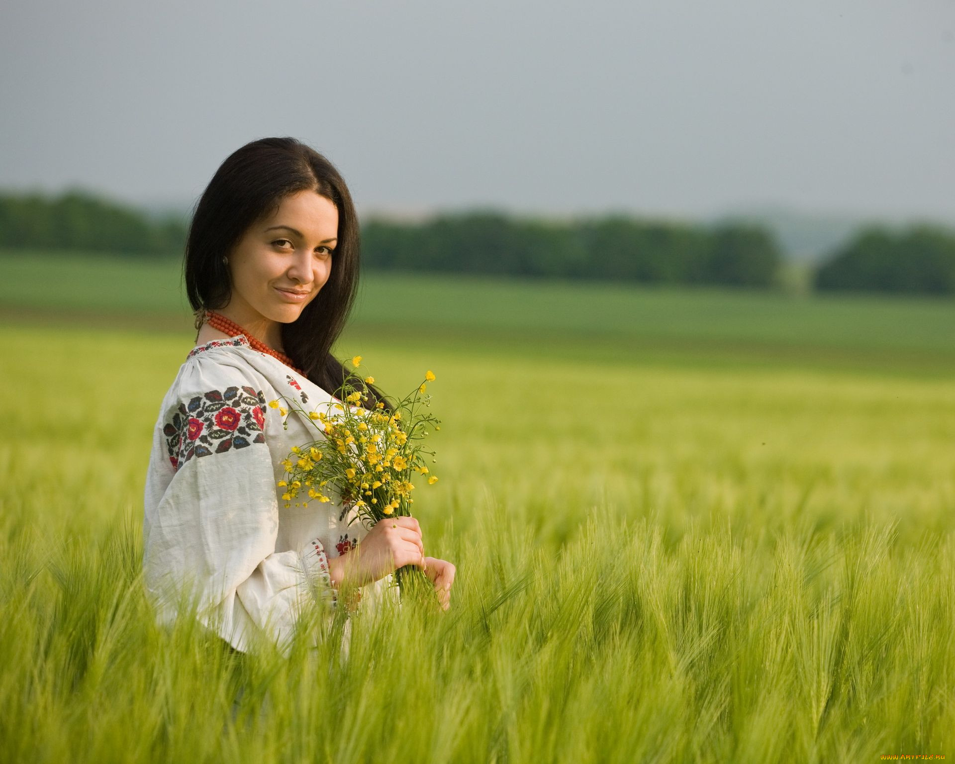 Women in Slavic costumes in Karaj