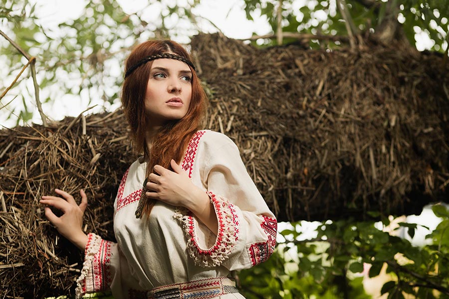 Women in Slavic costumes in Karaj
