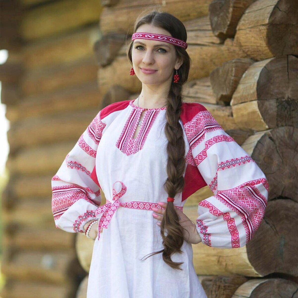 Girls in Slavic costumes in Karaj