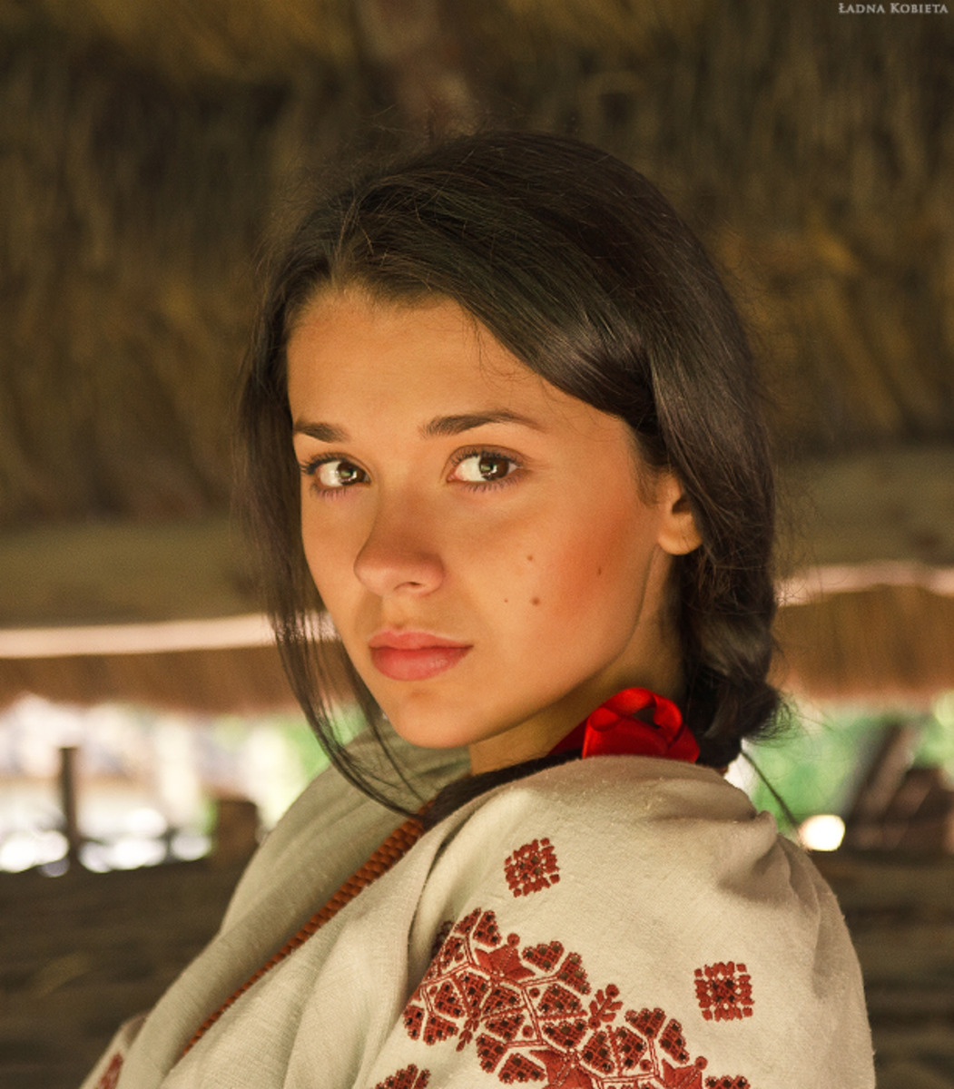 Girls in Slavic costumes in Karaj