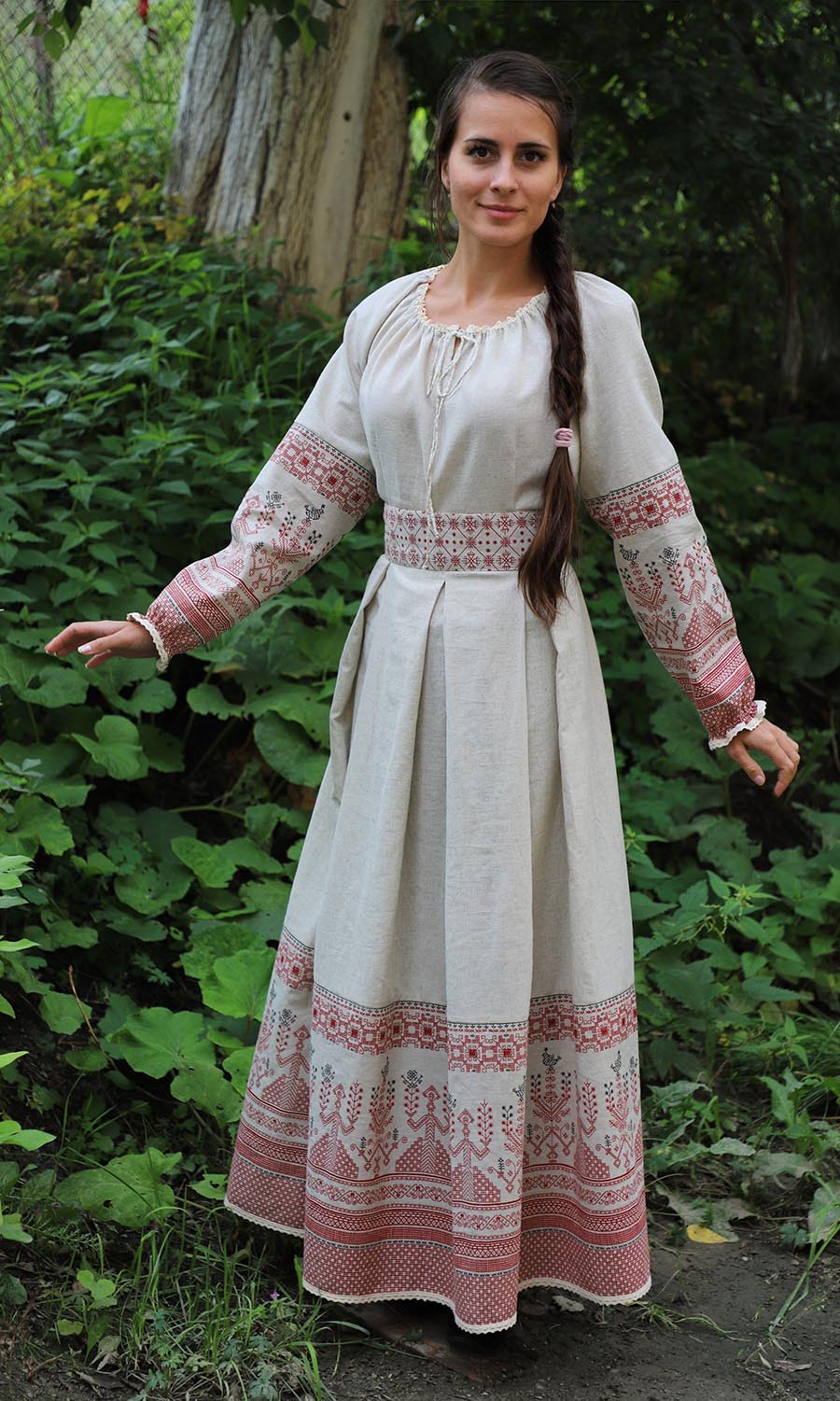 Girls in Slavic costumes in Karaj