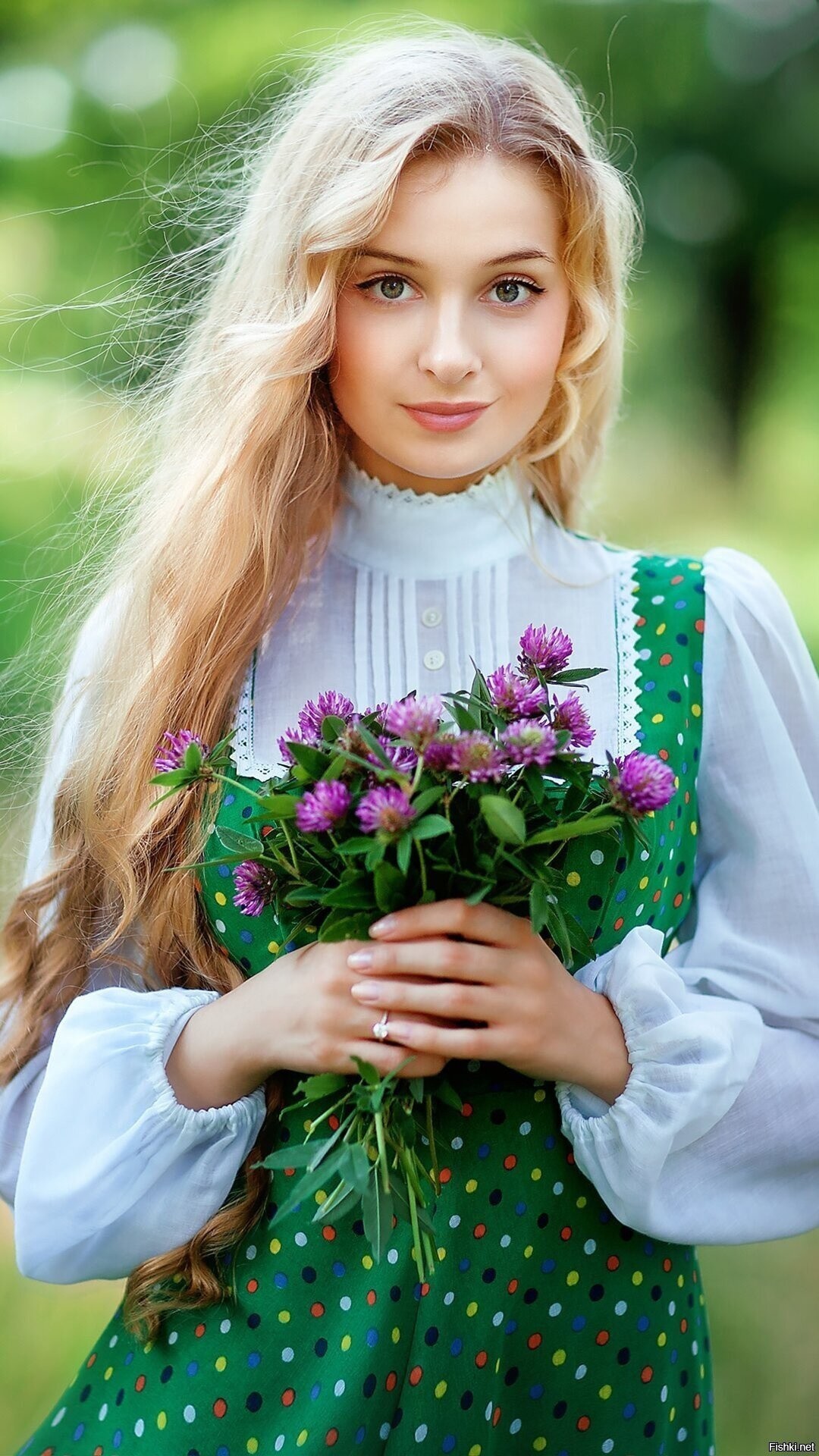 Girls in Slavic costumes in Karaj