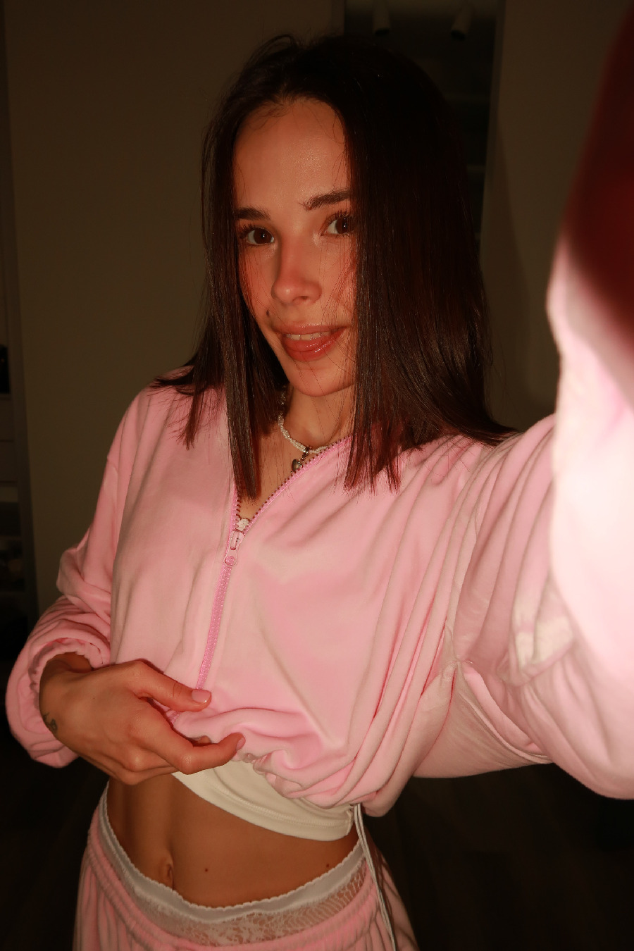 Tina brings the glow — live moments in Karaj