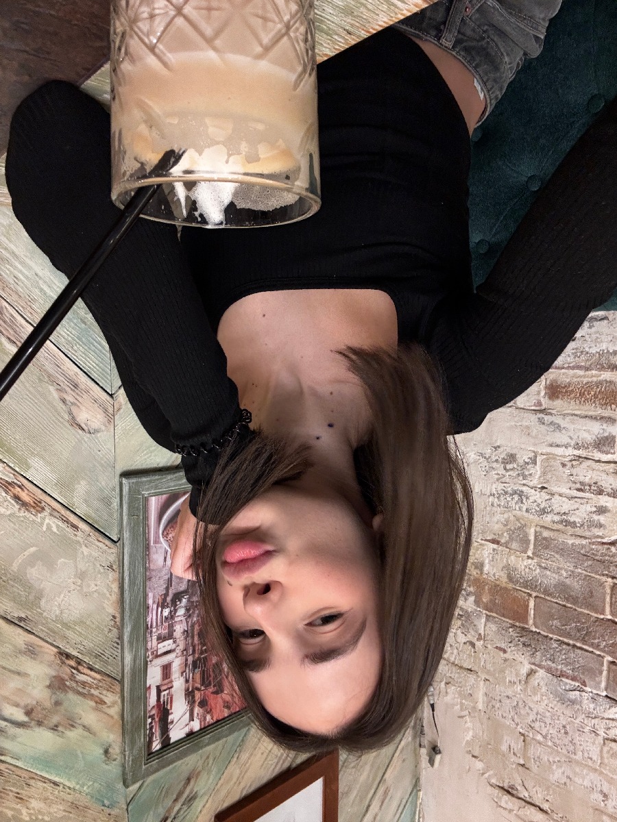 Fresh photos, fresh mood — Tina online in Karaj